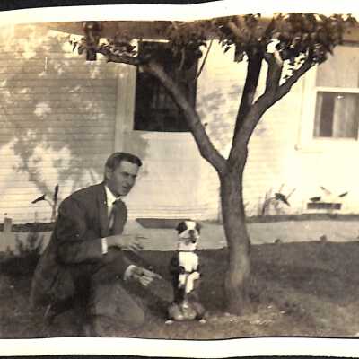 2017.38.04 (35): Man with dog