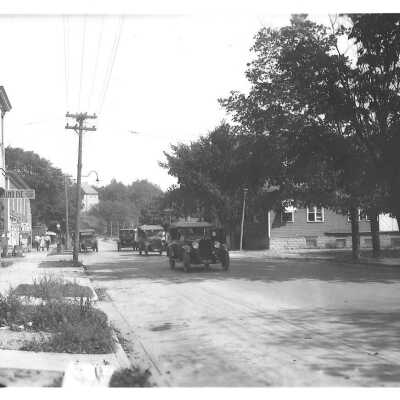 Saugatuck Street scene