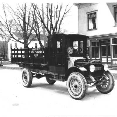 Fruit Belt Motor Transport Truck