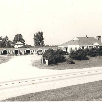 Pine Crest Cabins and Meals