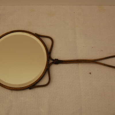 Mirror, Hand