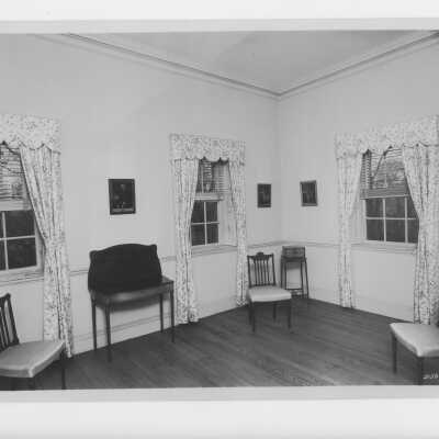 Hammond mansion - room with 3 windows, 3 chairs and small desk
