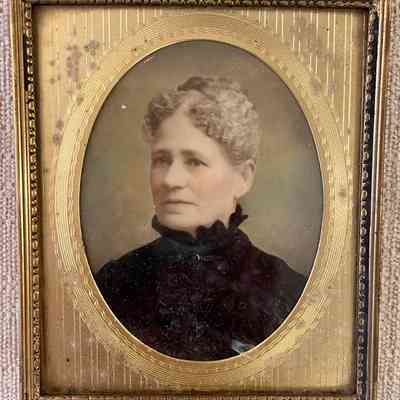 Unidentified: See WEB LINKS to DOWNLOAD high-resolution image.