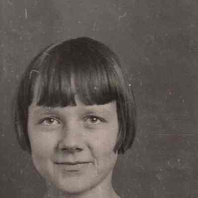 Cemantha Jane Meek [1917-1996], age 11 years