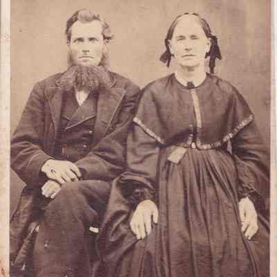 Eleanor (Morris) Linskea Album, Photo 07: See WEB LINKS to DOWNLOAD high-resolution image.