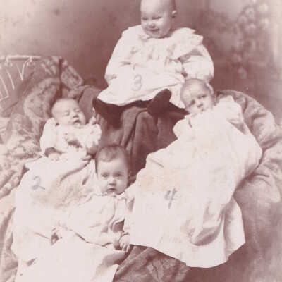 Ammons-Moredock Album 02, Photo 22 - Grandchildren of Thomas Ammons and Mary Elizabeth (Roseberry) Ammons