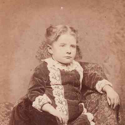 Mason-Scott Album, Photo 21 - Edna (Moore) Scott