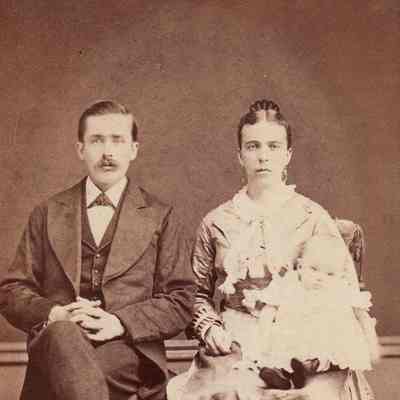 Mason-Scott Album, Photo 11 - Asa Sellers Carpenter [1853-1926] and Elizabeth Jane (Scott) Carpenter [1849-1931] family