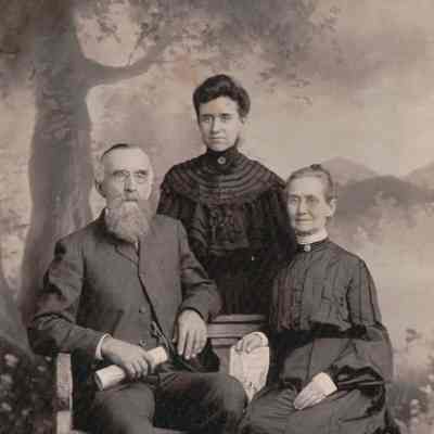 James Sealey "J. C." Scott and Anna Mariah (Wood) Scott family
