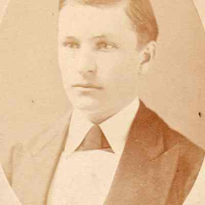 Pauley-Thompson Album, Photo 34 - Perry Helphenstine