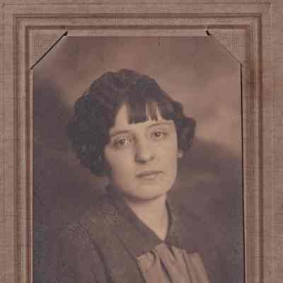 Evalyn C. (Turner) Wilkinson [1908-1993]: See WEB LINKS to DOWNLOAD high-resolution image.