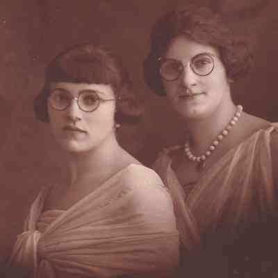 John Isaac Watson and Bertha (Wells) Watson family