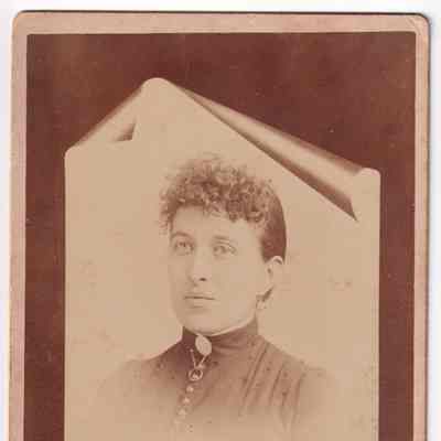 Believed to be Mary Ann (Gray) Conklin [1861-1926]: See WEB LINKS to DOWNLOAD high-resolution image.