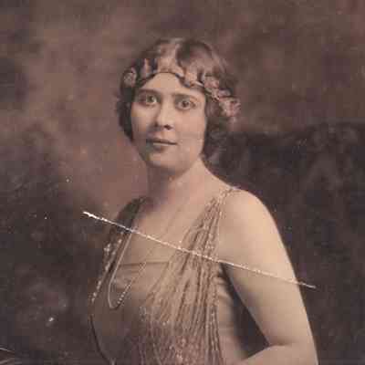 Helen (Denny) Howard [1896-1981]