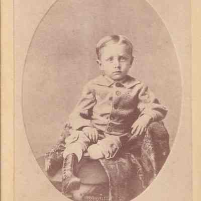 Eleanor (Morris) Linskea Album, Photo 03: See WEB LINKS to DOWNLOAD high-resolution image.