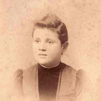 Lulu (Hewitt) Hart [1878-1962]