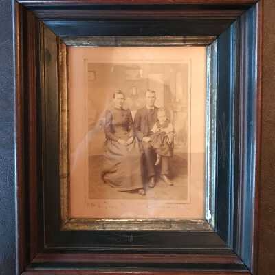 John Milton Ammons and Minerva (Moredock) Ammons family