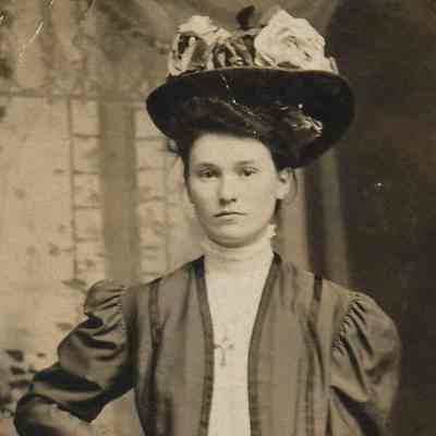Frances (Cook) Livingood [1887-1926]: See WEB LINKS to DOWNLOAD high-resolution image.