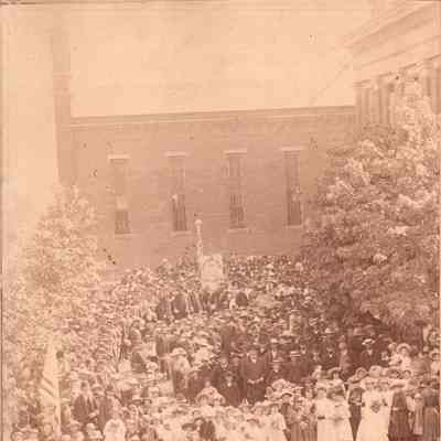 Memorial Day Presentation of Banner to Honor Civil War Veterans