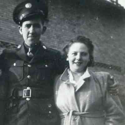 Clarence Franklin "Frank" Staggers and Dorothy Aldine (Staggers) Anderson: Origformat: Print-Photographic