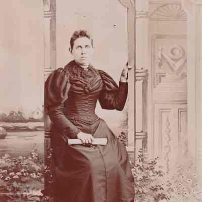 Vance-McFarland Album 03, Photo 01 - Lozann (Vance) Stillwell [1863-1927]