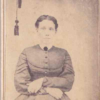 Eleanor (Morris) Linskea Album, Photo 18: See WEB LINKS to DOWNLOAD high-resolution image.