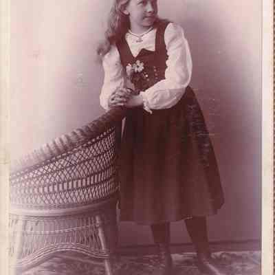 Phelan-Walker Album, Photo 15 - Frances Burbridge Seth [1880-1953]: See WEB LINKS to DOWNLOAD high-resolution image.