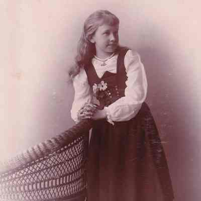 Phelan-Walker Album, Photo 15 - Frances Burbridge Seth [1880-1953]