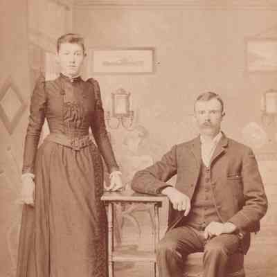 Ammons-Moredock Album 02, Photo 05 - John William Rinehart [1863-1931] and Nancy Jane "Jennie" (Rex) Rinehart [1872-1947]