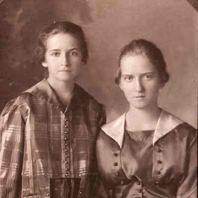 Helen (Morris) Gordon [1906-1997] and Mary Margaret (Morris) Scott [1901-1982]