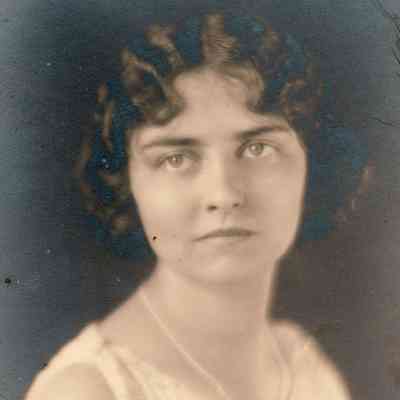 Leah Abigail (Crago) Waddell