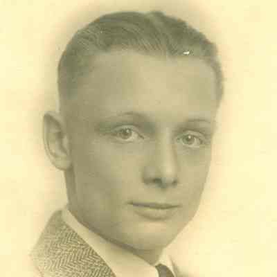 Mitchener Album 01, Photo 44 - Thomas Sayers Baily [1910-2001]