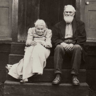 Minerva Kelley [1849-1927] and William Kelley [1837-1926]