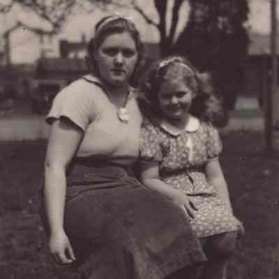 Martha Louise (Jacobs) Martin and Helen Mae (Jacobs) Fonner
