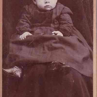 Vance-McFarland Album 01, Photo 21 - Garnet McFarland [1890-1928]: See WEB LINKS to DOWNLOAD high-resolution image.