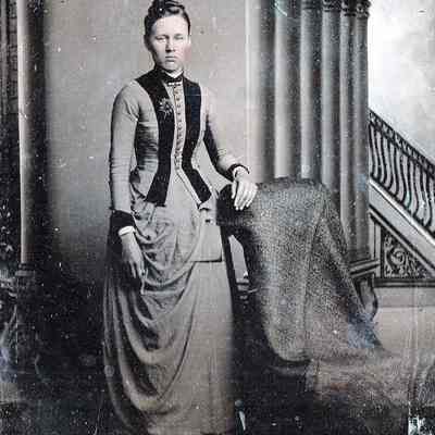 Vance-McFarland Album 02, Photo 20 - Almeda Debolt [1860-1946]