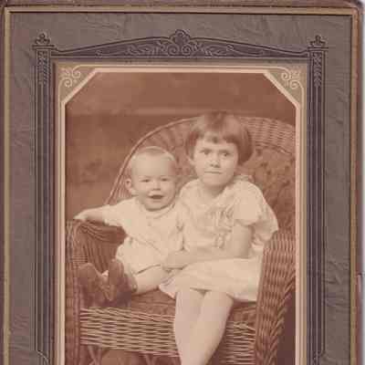 [Left-Right]: Wilbur Earl Davis [1926-2020] and Sara Jean Davis [1922-2011]: See WEB LINKS to DOWNLOAD high-resolution image.