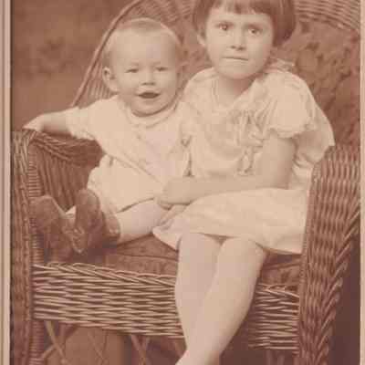Samuel Earl Davis and Ruth Lee (Springer) Davis family