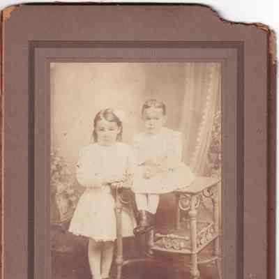 Sarah Helen Cree [1907-2004] and Anna Pauline (Cree) Schroyer [1909-1972]: See WEB LINKS to DOWNLOAD high-resolution image.