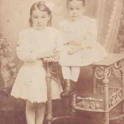 Sarah Helen Cree [1907-2004] and Anna Pauline (Cree) Schroyer [1909-1972]