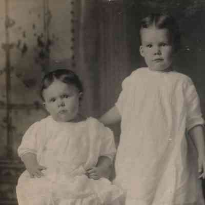 Sylvia Aldean (Wood) Billick [1917-2014] and Ivie Mae (Wood) Blayney [1916-2009]