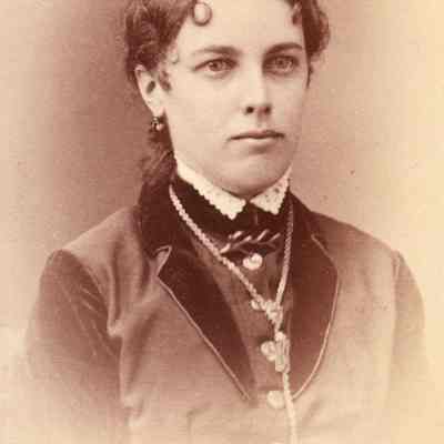 Pauley-Thompson Album, Photo 10 - Nora (Rogers) Stidger