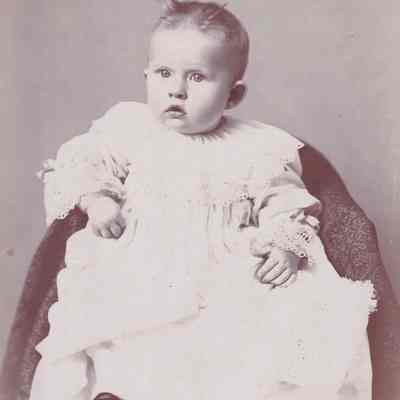 Vance-McFarland Album 02, Photo 09 - Jessie (Eberhart) Cooper [1896-1955]