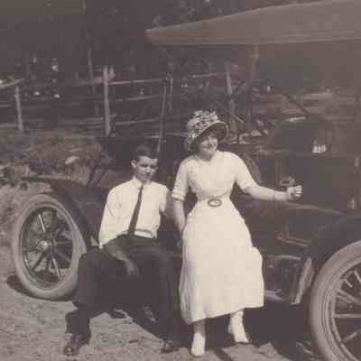 Waynesburg College Scrapbook, Photo 35 - Paul Waddell Knox [1891-1965] at Love's Hill