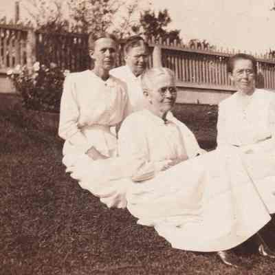 William Kincaid Reynolds and Margaret (Moredock) Reynolds family