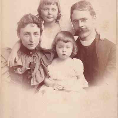 Phelan-Walker Album, Photo 12 - Andrew Harold Miller [1862-1902] and Mary Rhett (Walker) Miller [1867-1934] with their daughters: See WEB LINKS to DOWNLOAD high-resolution image.