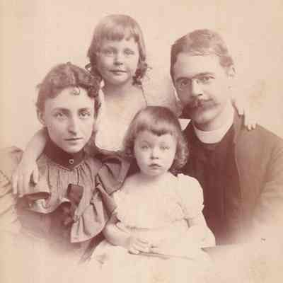 Phelan-Walker Album, Photo 12 - Andrew Harold Miller [1862-1902] and Mary Rhett (Walker) Miller [1867-1934] with their daughters