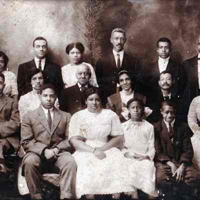 Wilkinson Manley [1844-1921] and family: See WEB LINKS to DOWNLOAD high-resolution image.