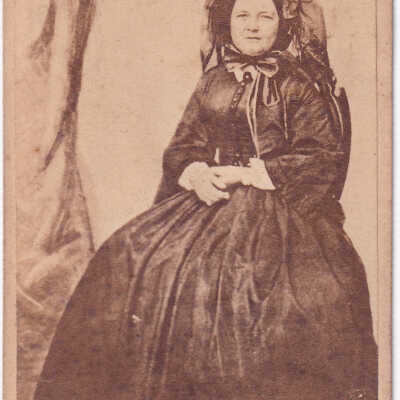 Willis-Nutt Album, Photo 04 - First Lady Mary (Todd) Lincoln