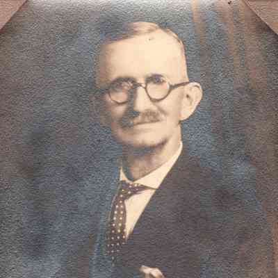 Unidentified, born 1860